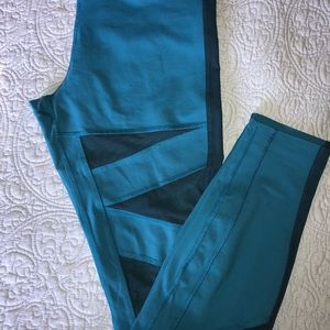 Reebok speed wick mesh detailed leggings